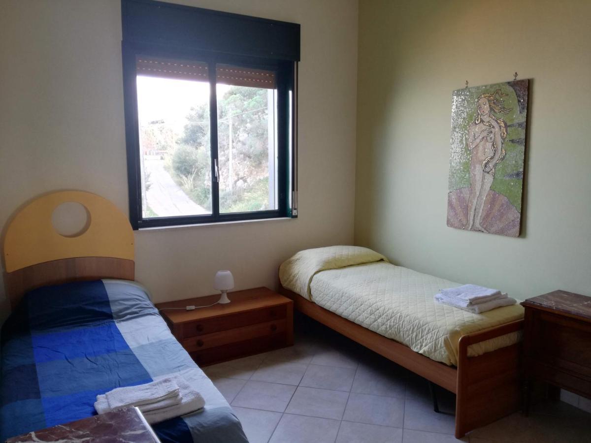 Casa Vacanze La Petrusella Trabia Luaran gambar