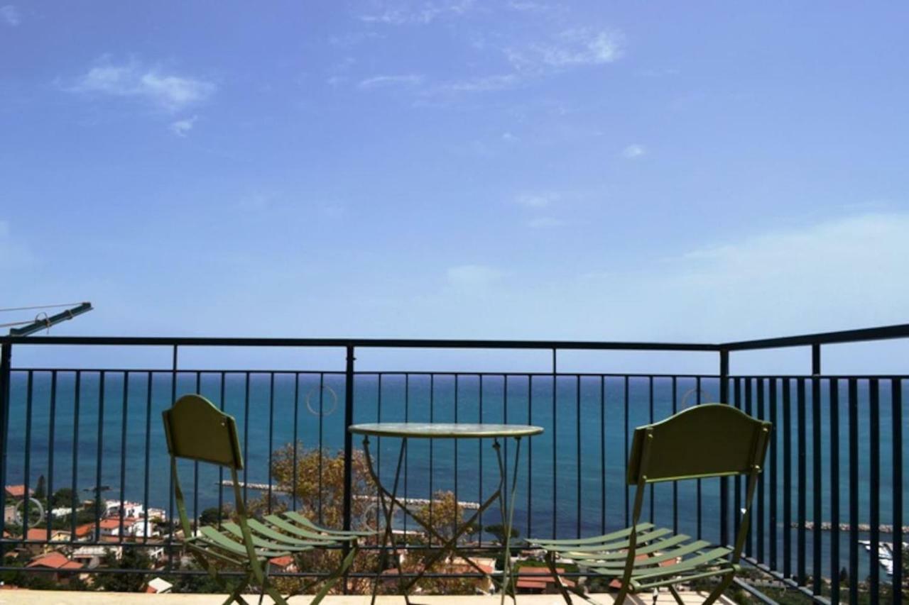 Casa Vacanze La Petrusella Trabia Luaran gambar