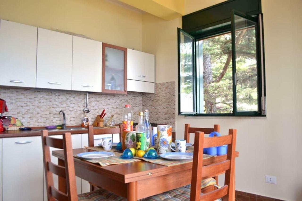 Casa Vacanze La Petrusella Trabia Luaran gambar